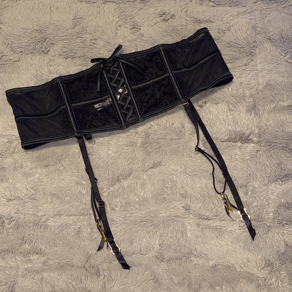 Dream Angels Black lace Garter belt